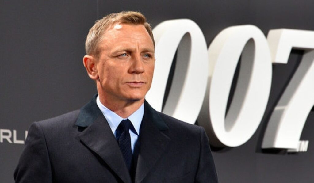 007: Andy Serkis si propone per James Bond: "Sarei felice di farlo" 1 daniel craig