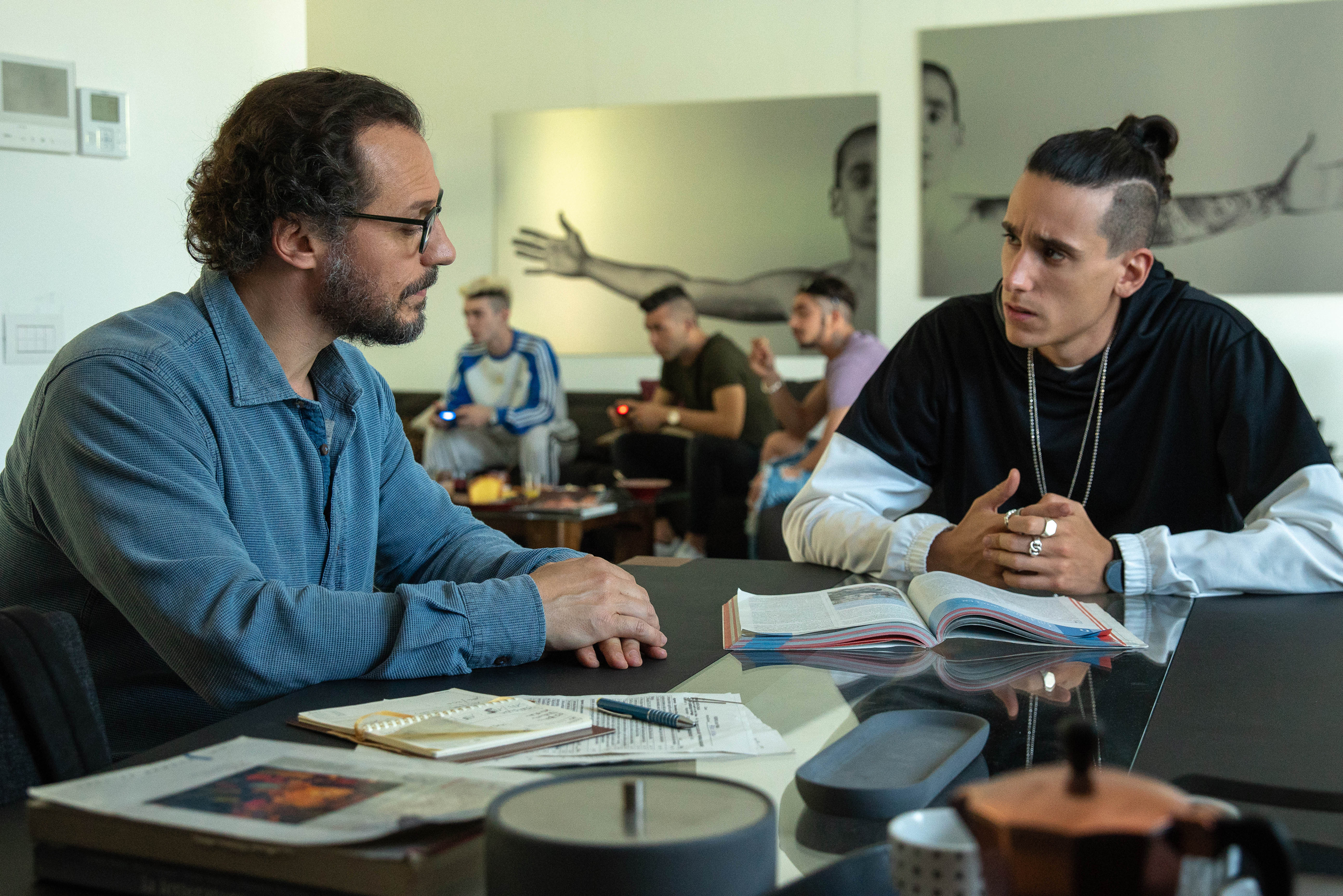 Il campione: trama, cast e curiosità del film con Stefano Accorsi 1 Il campione 2