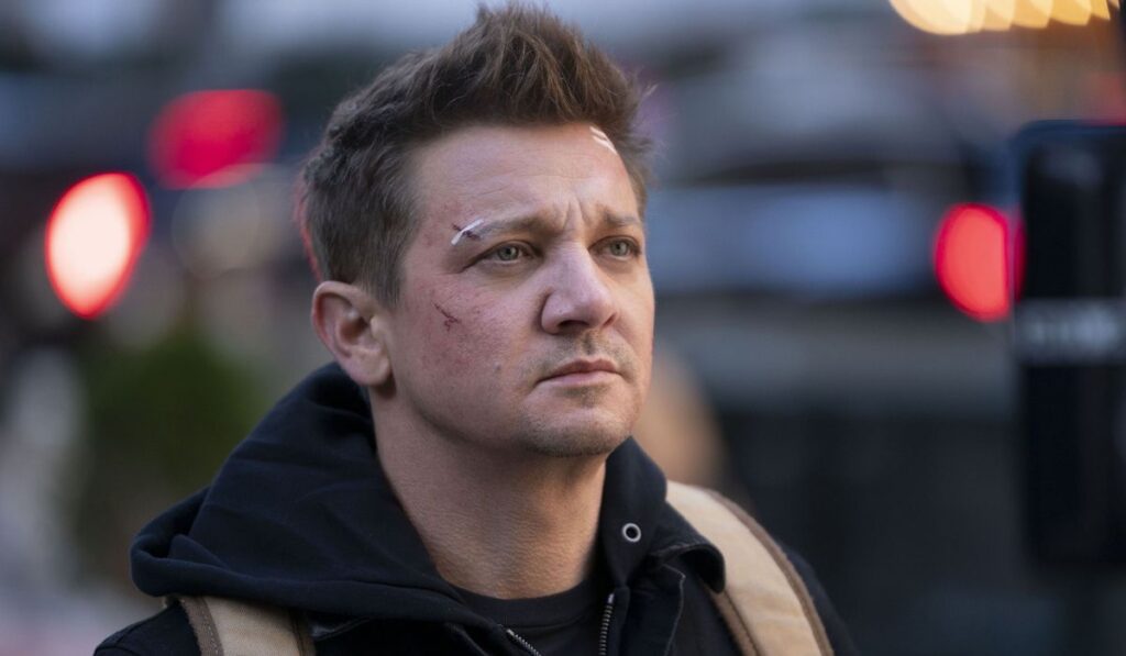 Knives Out 3: Jeremy Renner si unisce al cast di Wake Up Dead Man