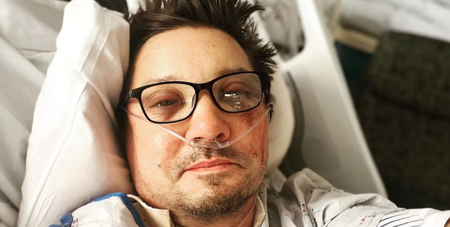Jeremy Renner in una nuova intervista dopo l'incidente con lo spazzaneve: "Lo rifarei di nuovo" 1 jeremy renner