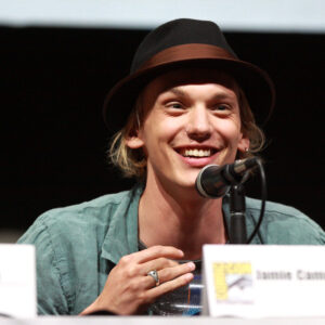 Jamie Campbell Bower vorrebbe interpretare lo Spaventapasseri nel reboot di Batman del DC Universe