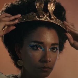 Queen Cleopatra, la regista della docu-serie Netflix risponde alla polemica: “Ecco perché la regina egizia deve essere nera”