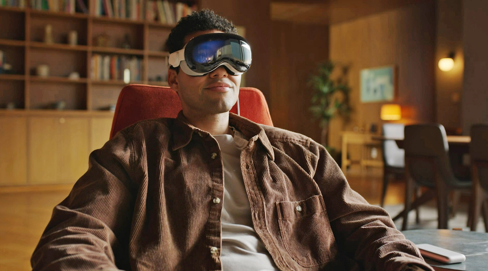 Apple Vision Pro: come il visore di realtà aumentata cambierà il mondo dell'intrattenimento 1 apple