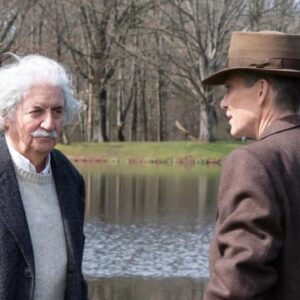 Oppenheimer e quell’incontro mai raccontato tra il protagonista e Einstein nel film di Nolan