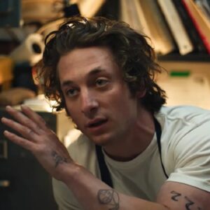 Enigma Variations: Jeremy Allen White protagonista della serie per Netflix