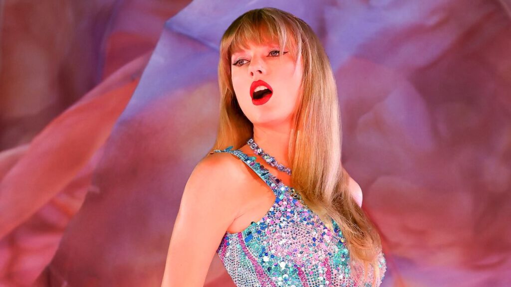 Christopher Nolan elogia Taylor Swift per il suo The Eras Tour: “Sta dando una lezione alle major”