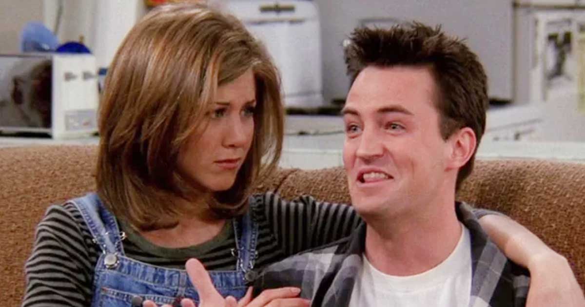 Jennifer Aniston distrutta per la morte di Matthew Perry, "non esce più di casa": la preoccupazione degli amici 1 jennifer aniston