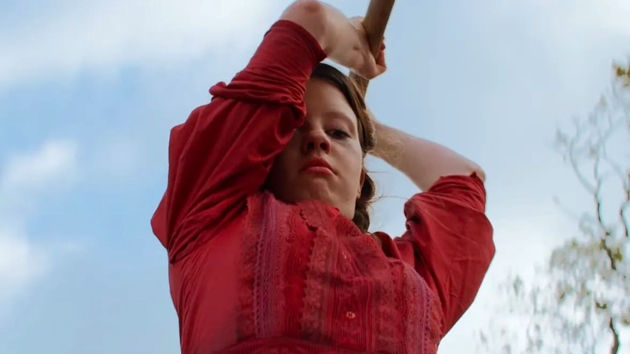 Mia Goth denunciata da una comparsa sul set di Maxxxine: le accuse sono piuttosto gravi 1 mia goth