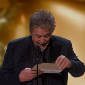 Oscar 2024, il goffo annuncio di Al Pacino per il Miglior film scatena i social