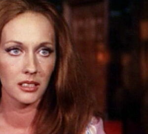 Marta May Gatti rossi in un labirinto di vetro