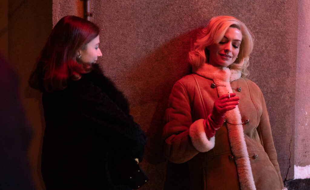 Eileen: il trailer ufficiale italiano e il poster del film con Anne Hathaway e Thomasin McKenzie 1 eileen