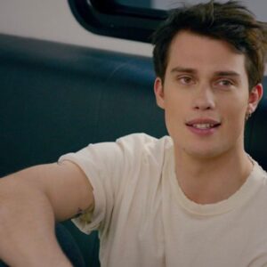 Nicholas Galitzine e l’interpretazione di personaggi gay: “Mi sento in colpa”