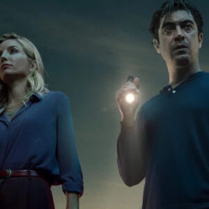 Svaniti nella notte: recensione del film Netflix con Riccardo Scamarcio e Annabelle Wallis