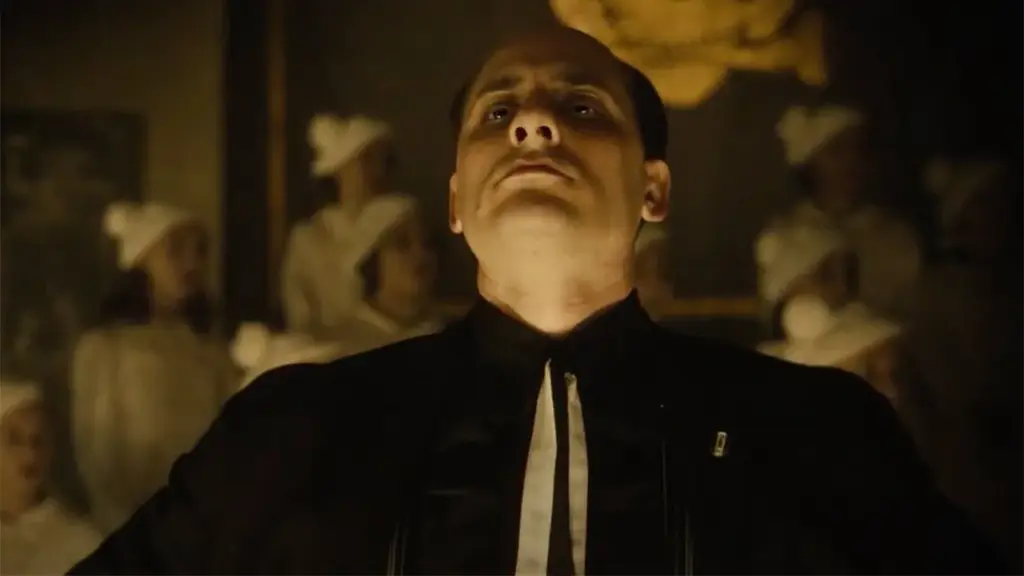 M – Il Figlio del Secolo, per Luca Marinelli interpretare Mussolini è stato “devastante”