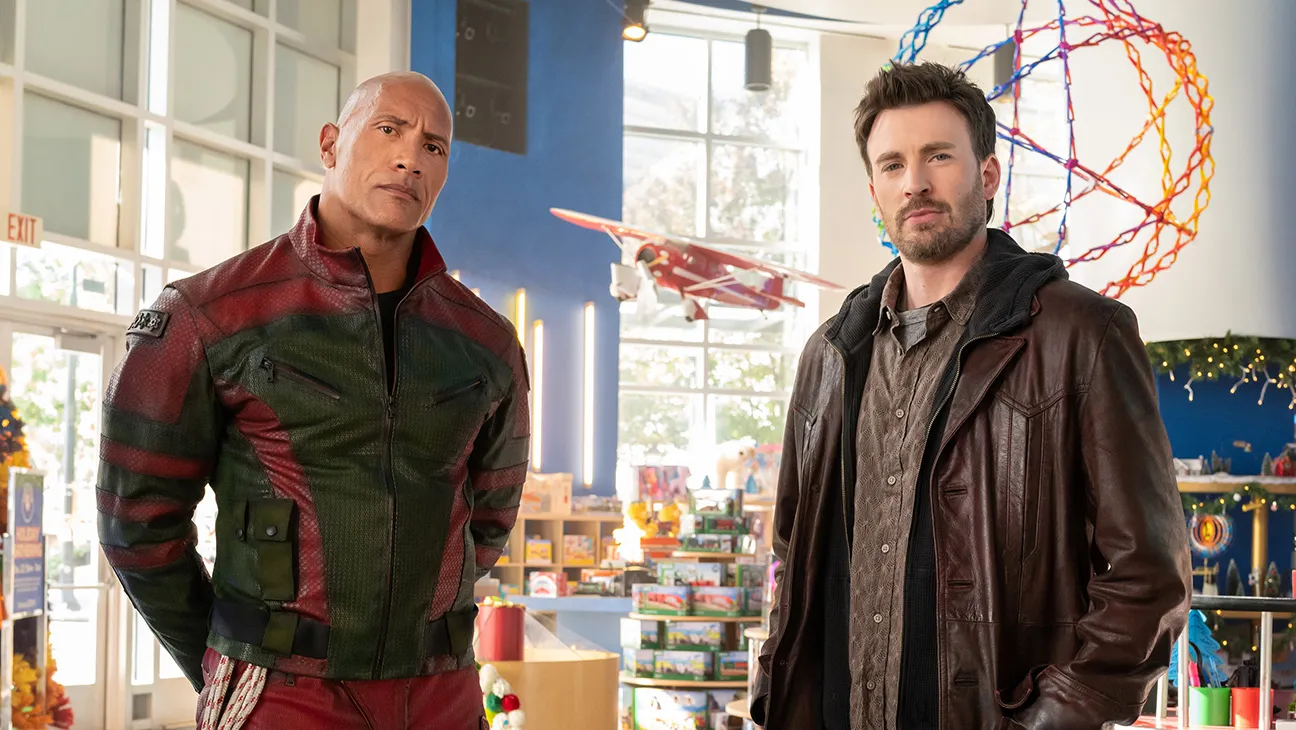 Red One, Dwayne Johnson e Chris Evans danno la caccia a Babbo Natale nel nuovo trailer ufficiale 1 red one