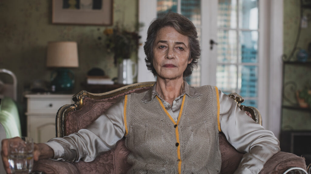 Juniper – Un bicchiere di Gin: recensione del film con Charlotte Rampling