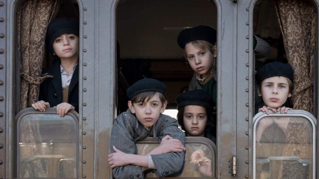 Il treno dei bambini: recensione del film di Cristina Comencini tratto dal romanzo di Viola Ardone