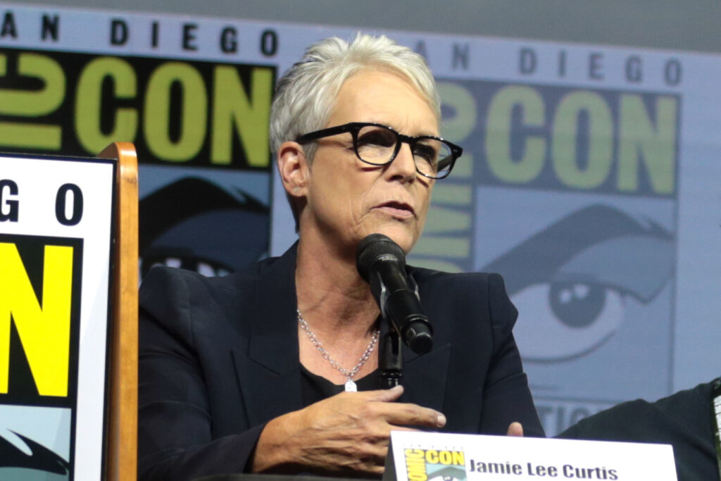 Incendi a Los Angeles, Jamie Lee Curtis dona 1 milione di dollari per sostenere chi è in difficoltà