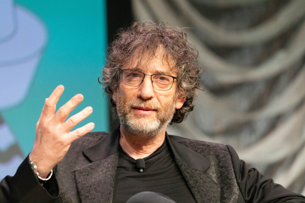 Neil Gaiman a processo: le accuse di abusi sessuali e tratta di esseri umani saranno affrontate in tribunale