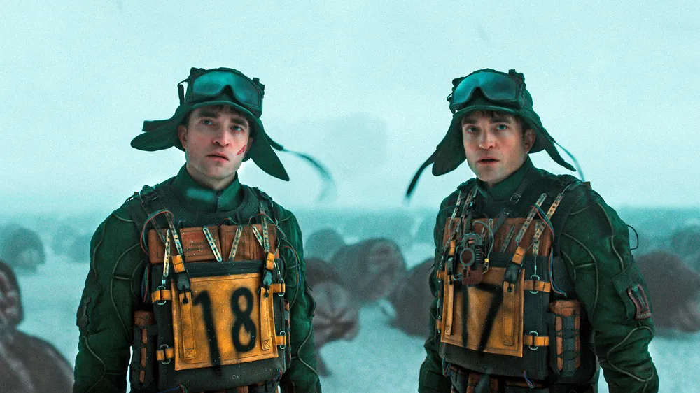 Mickey 17: il film di Bong Joon Ho con Robert Pattinson domina il Box Office in Inghilterra e Irlanda