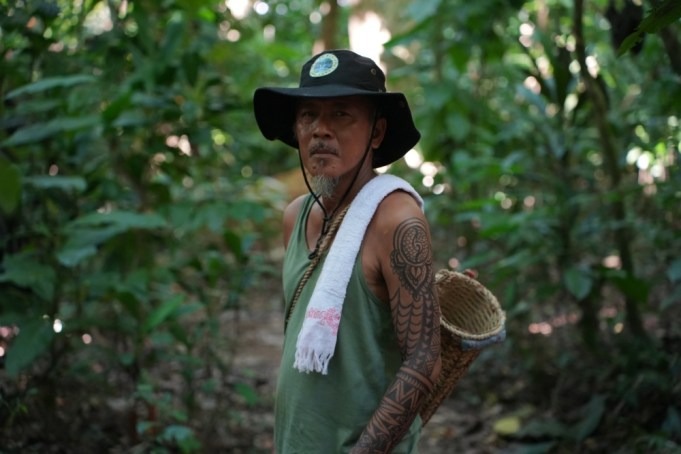 The Sacrifice: Lav Diaz in veste di attore nella prima immagine del film 1 lav diaz