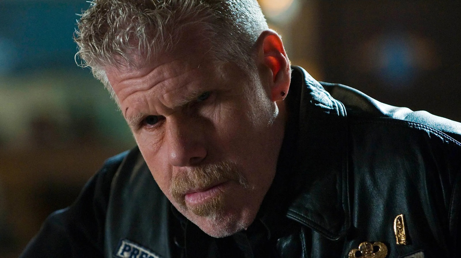 Horrified: Julie Benz, Busy Philipps, Ron Perlman e Jim Rash nella commedia horror 1 horrified