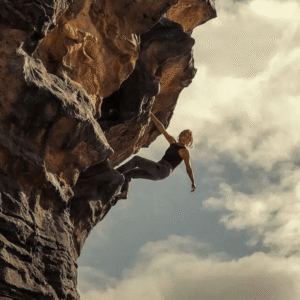 Apex: recensione del survival thriller con Charlize Theron e Taron Egerton